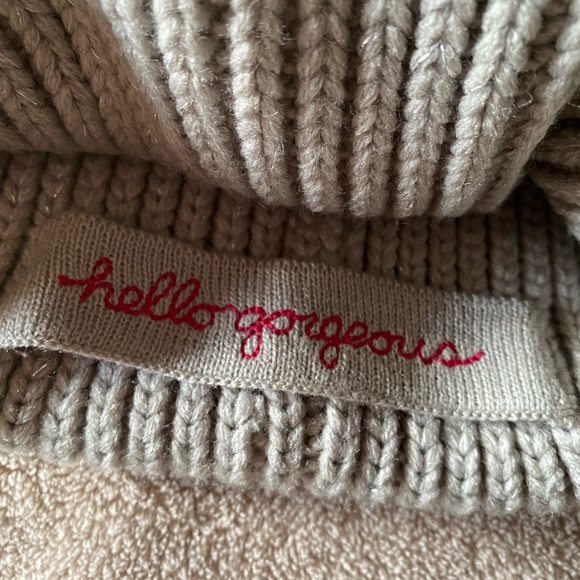 🆕 NWOT STELLA & DOT Chantal Pom Beanie❄️ - Picture 3 of 9